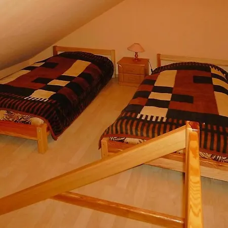Terraced House, Rewal * Rewal